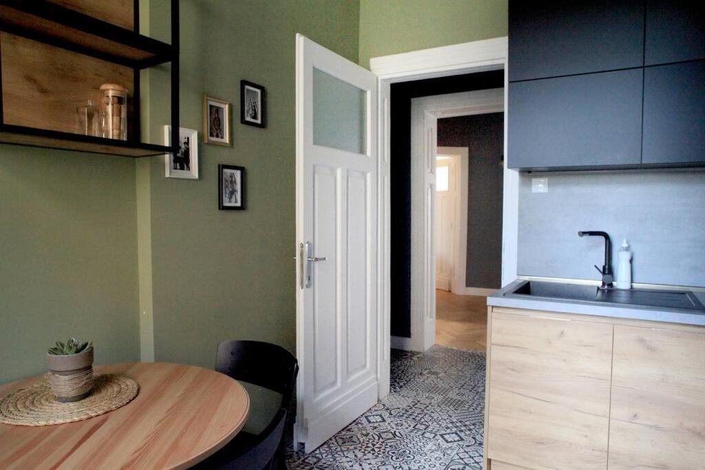 *Citadel* 2Br - City Center София Экстерьер фото